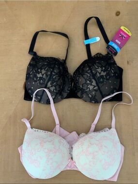 Maidenform Black Lace & Light Pink Lace Bra Duo